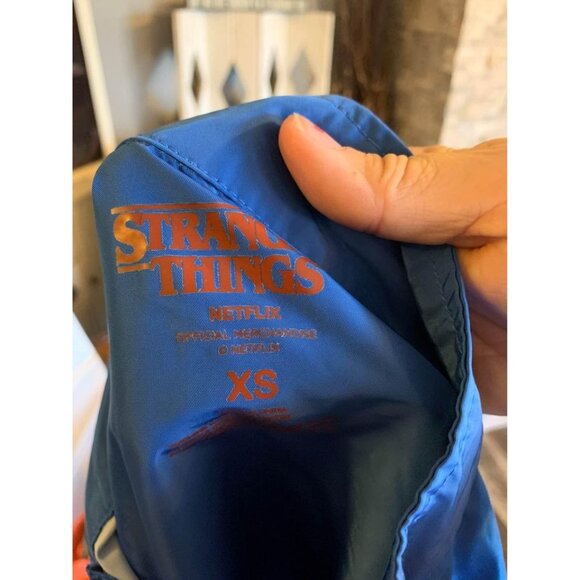 🍒 2/$20 🍒 Stranger Things Netflix Pullover Windbreaker  XS - Picture 4 of 4